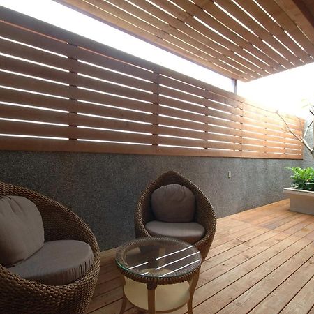 Dubai Motel Yilan Luaran gambar