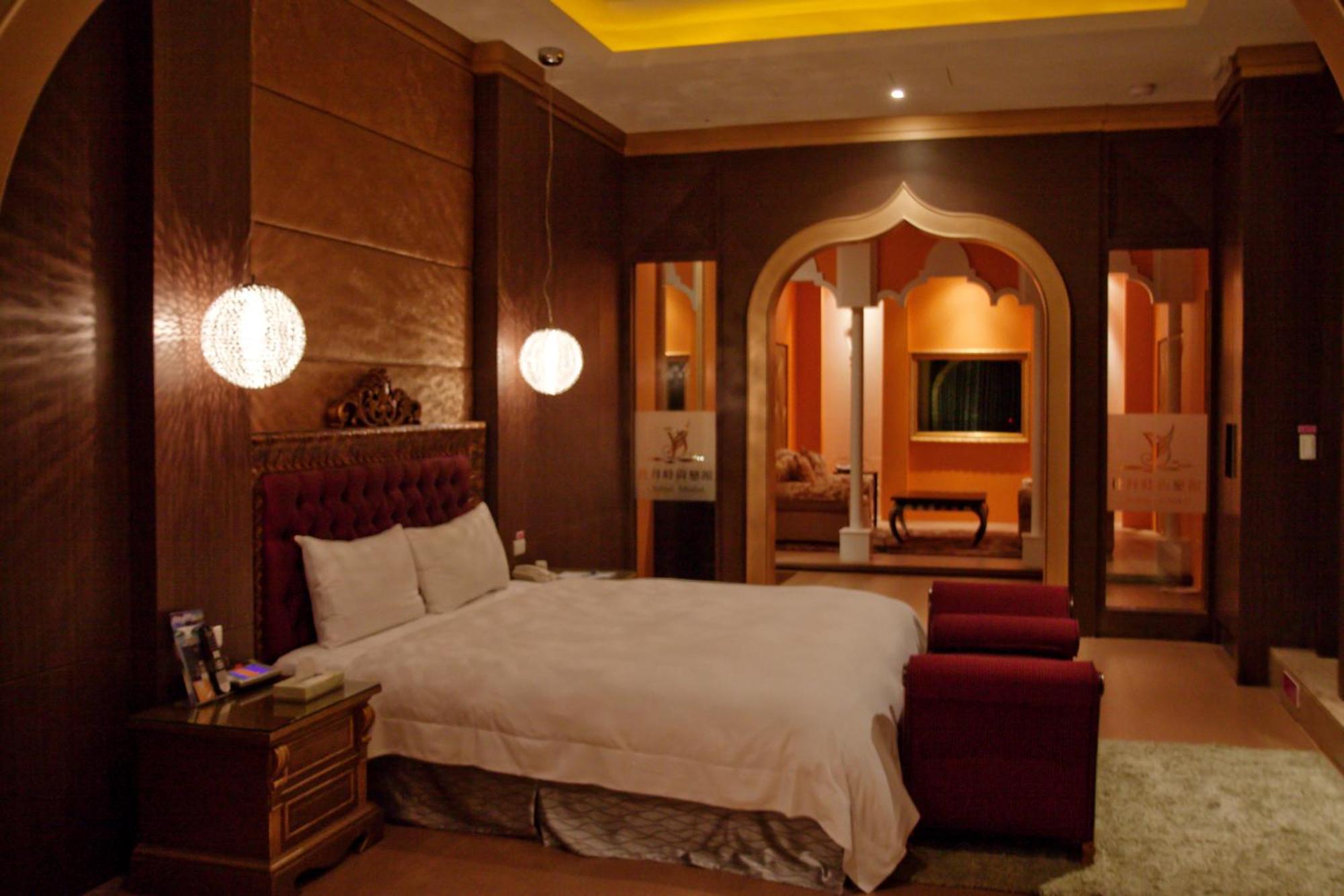 Dubai Motel Yilan Luaran gambar