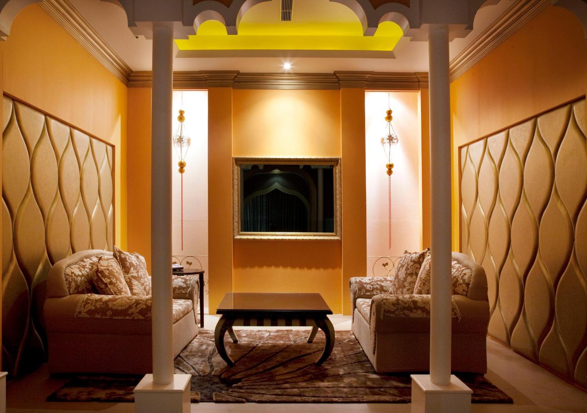 Dubai Motel Yilan Luaran gambar