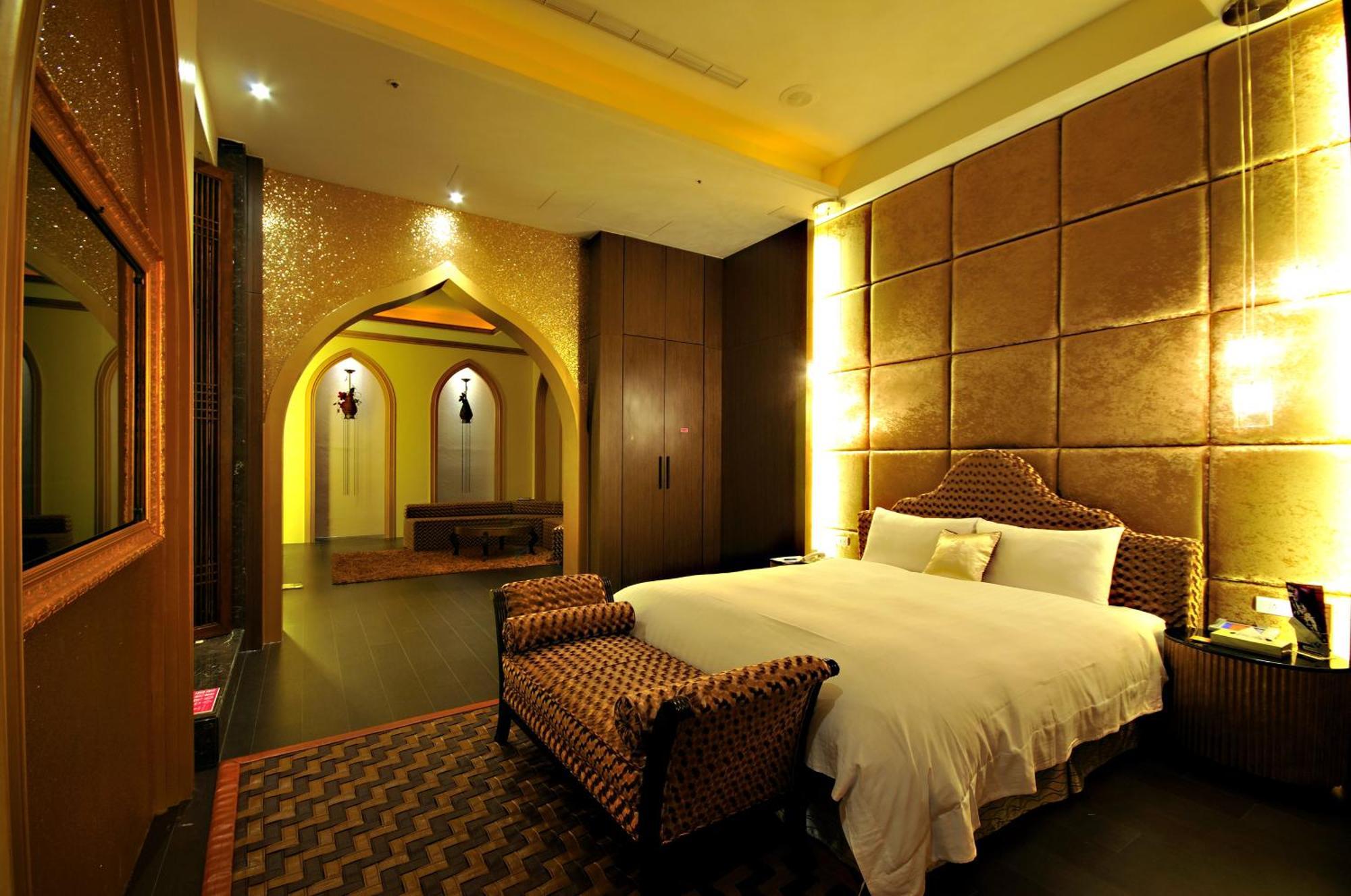Dubai Motel Yilan Luaran gambar