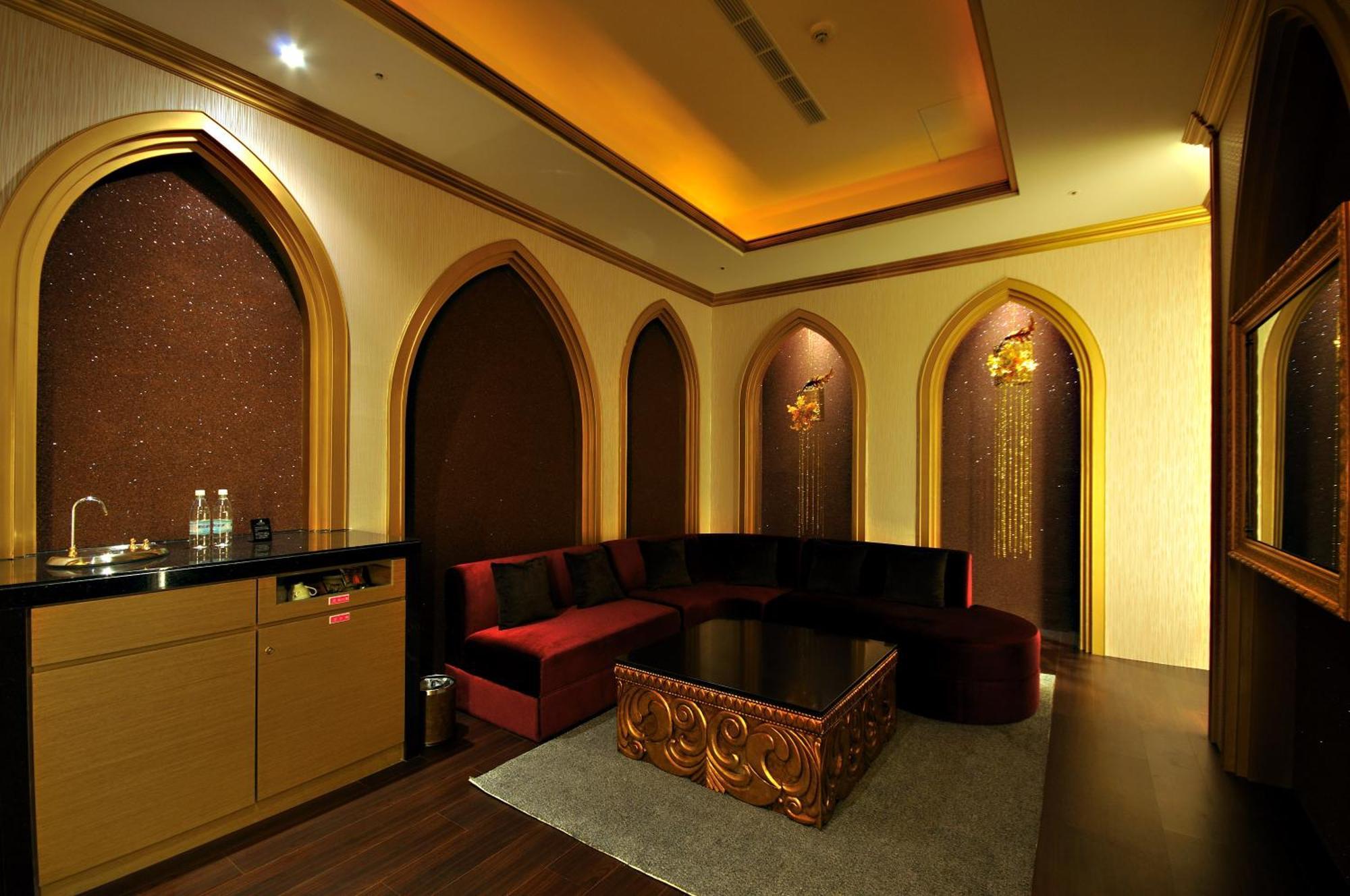 Dubai Motel Yilan Luaran gambar