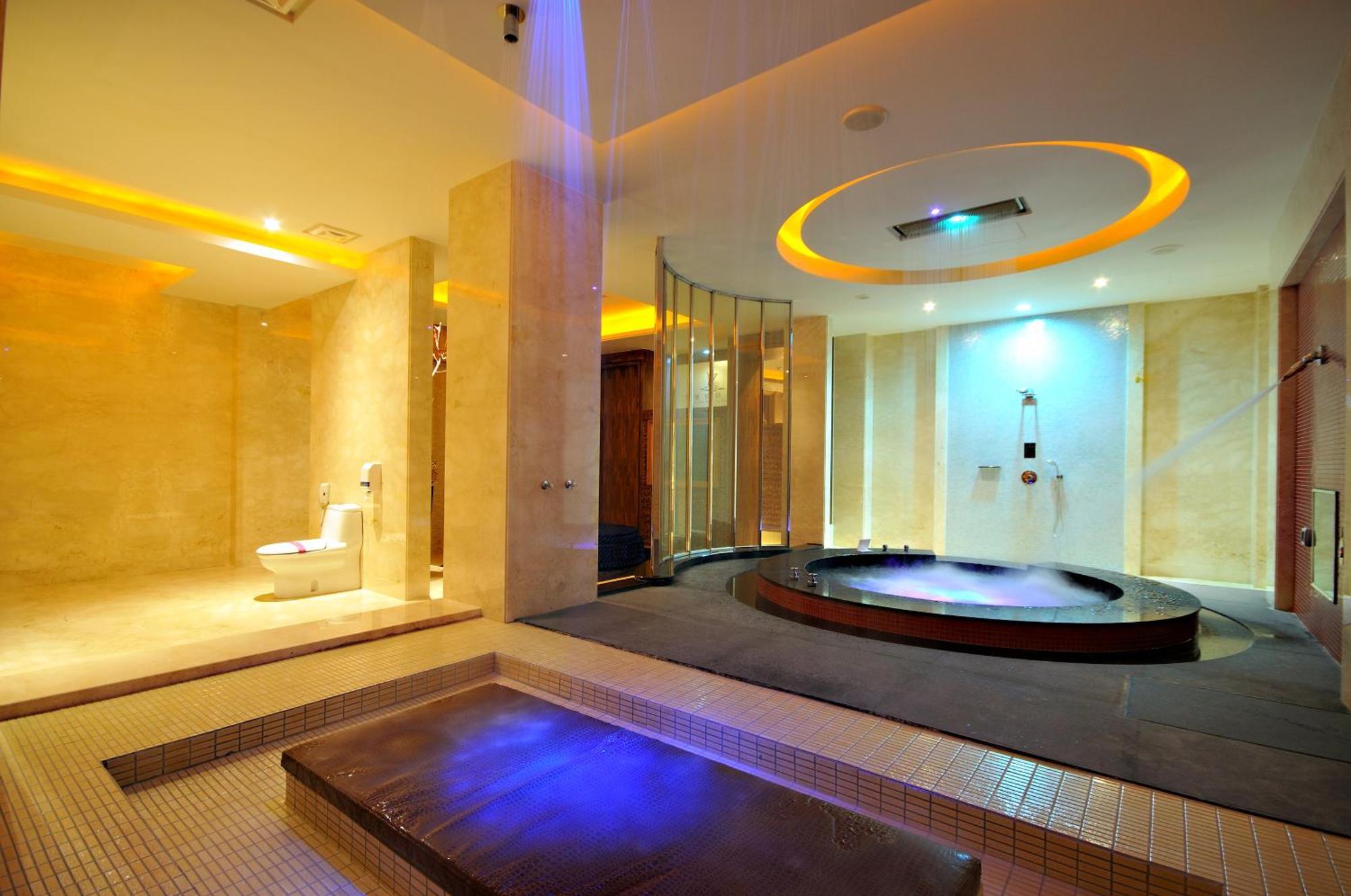 Dubai Motel Yilan Luaran gambar