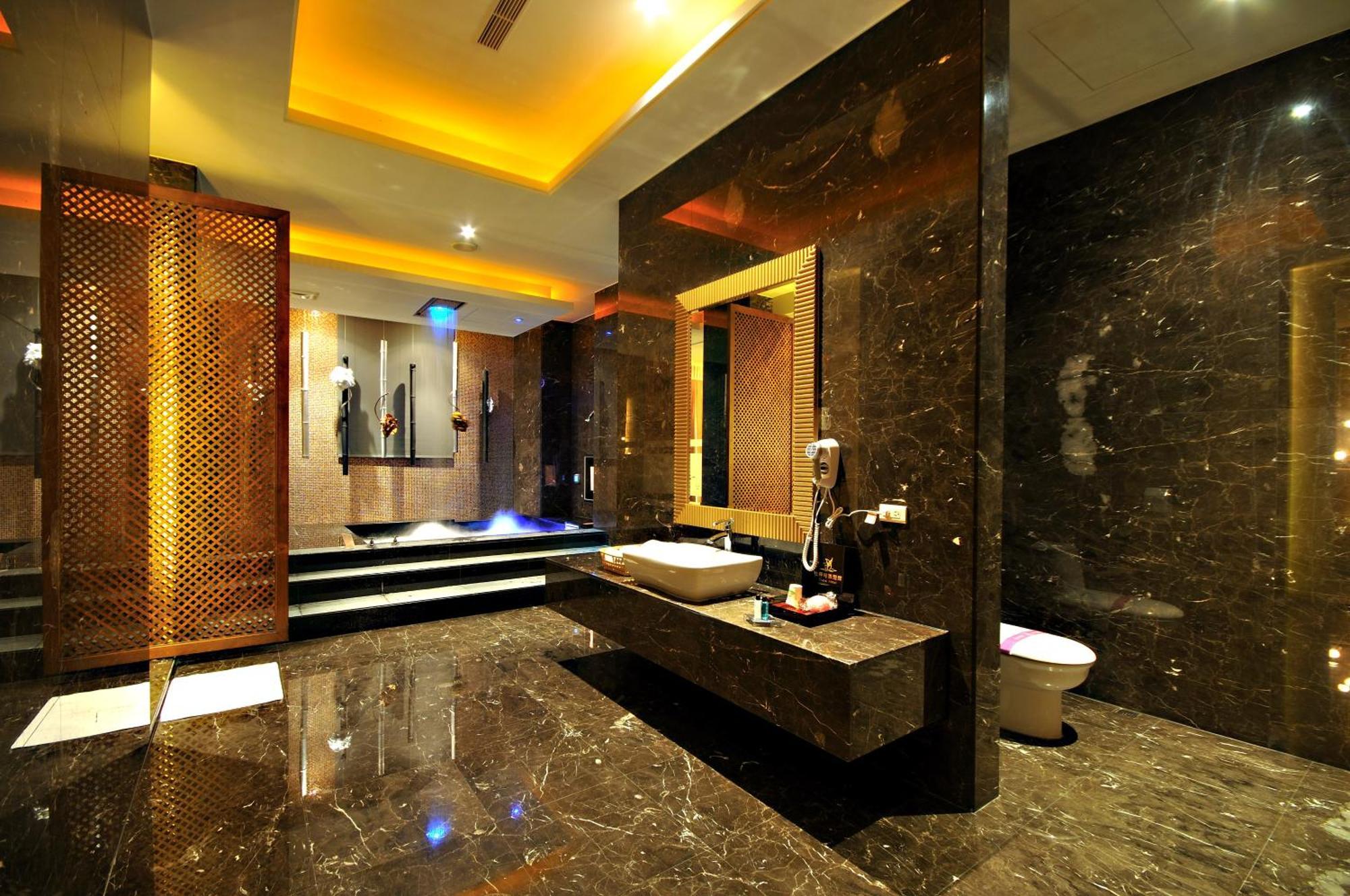Dubai Motel Yilan Luaran gambar