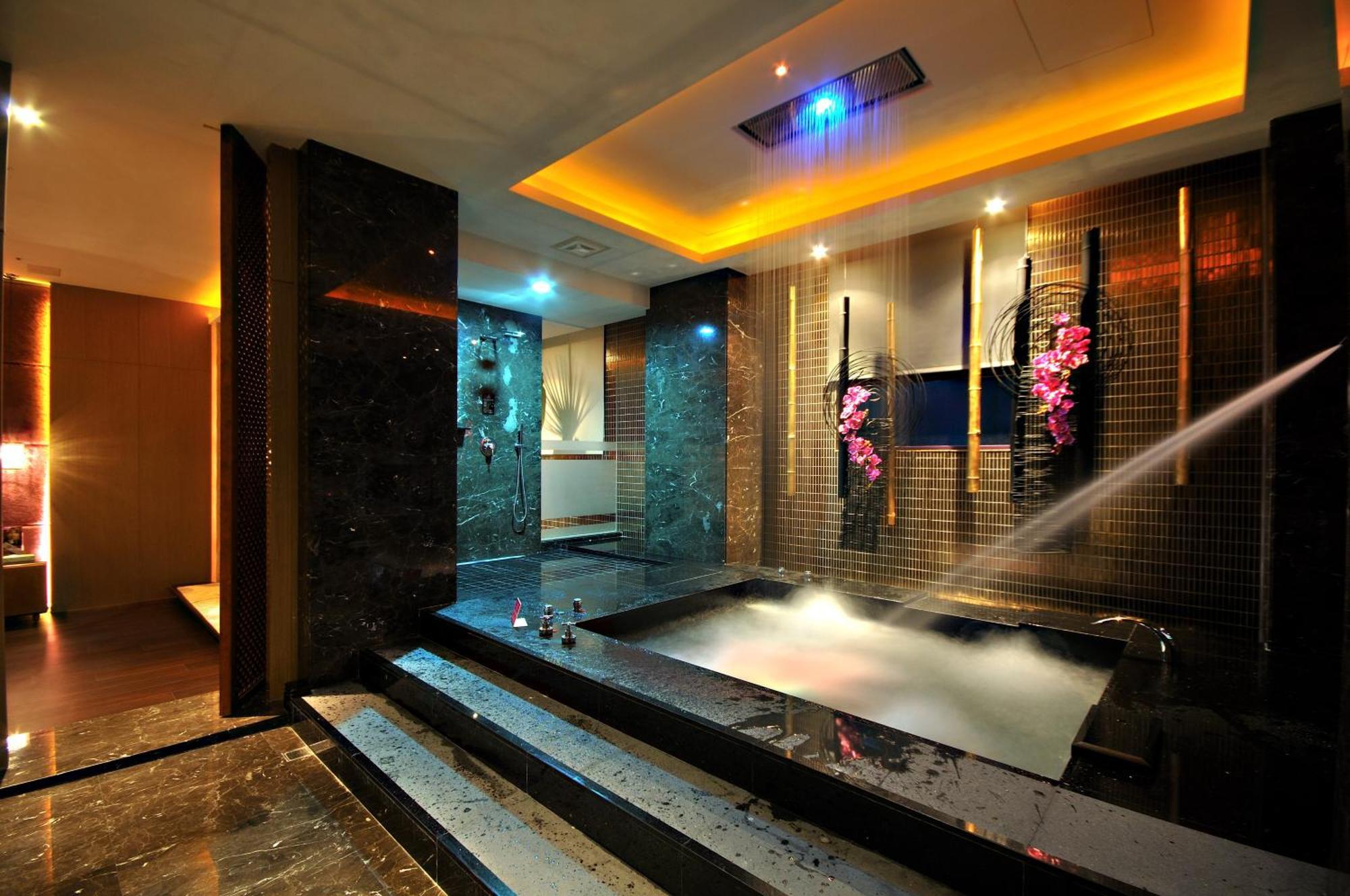Dubai Motel Yilan Luaran gambar