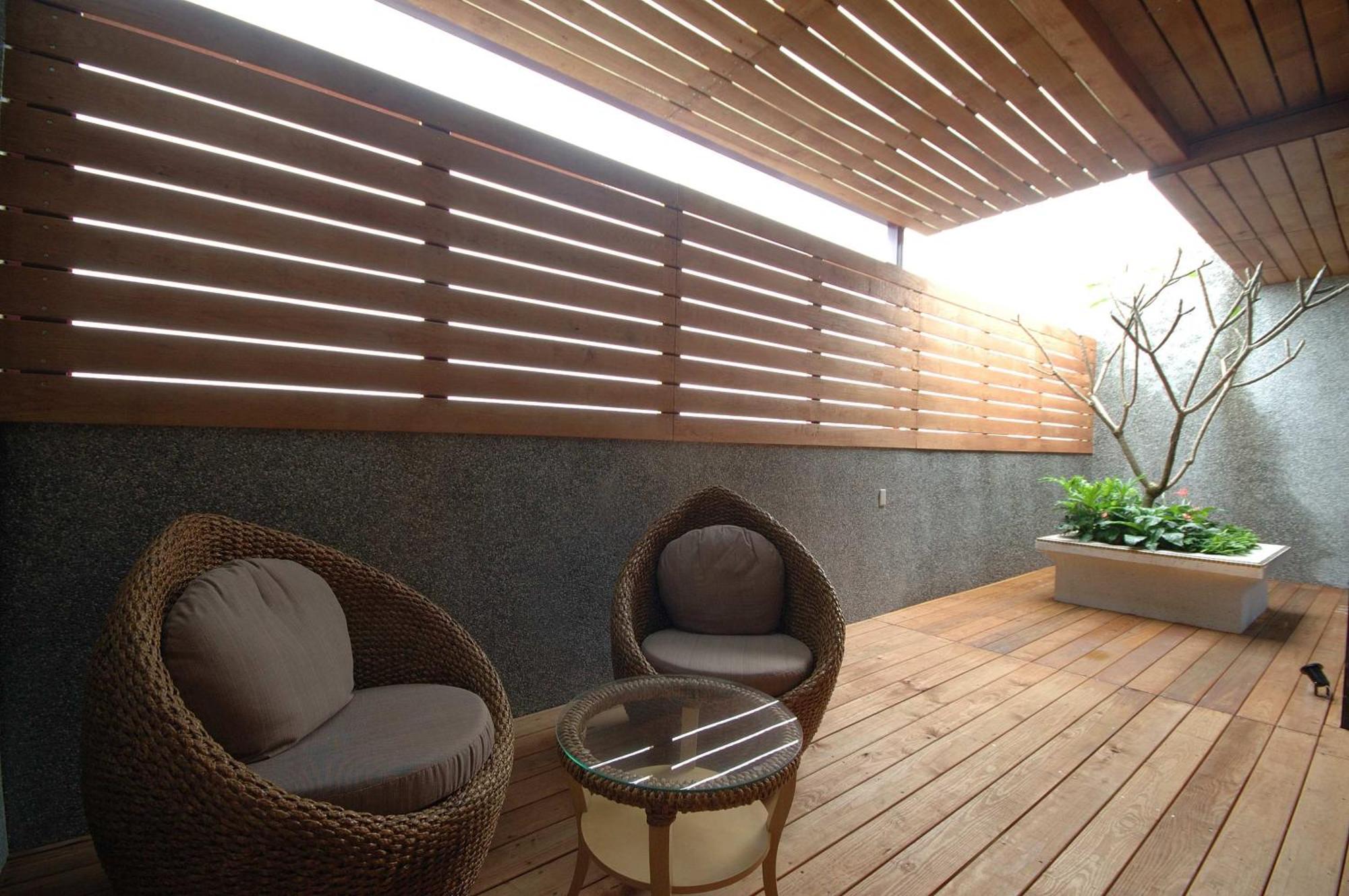 Dubai Motel Yilan Luaran gambar