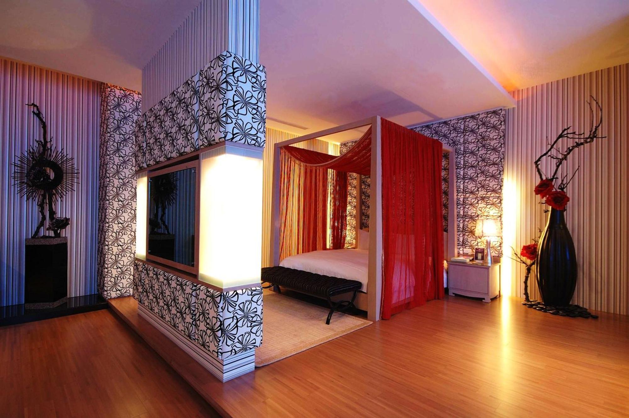 Dubai Motel Yilan Luaran gambar