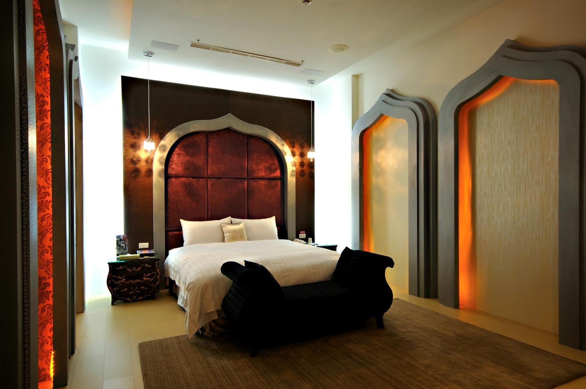 Dubai Motel Yilan Luaran gambar