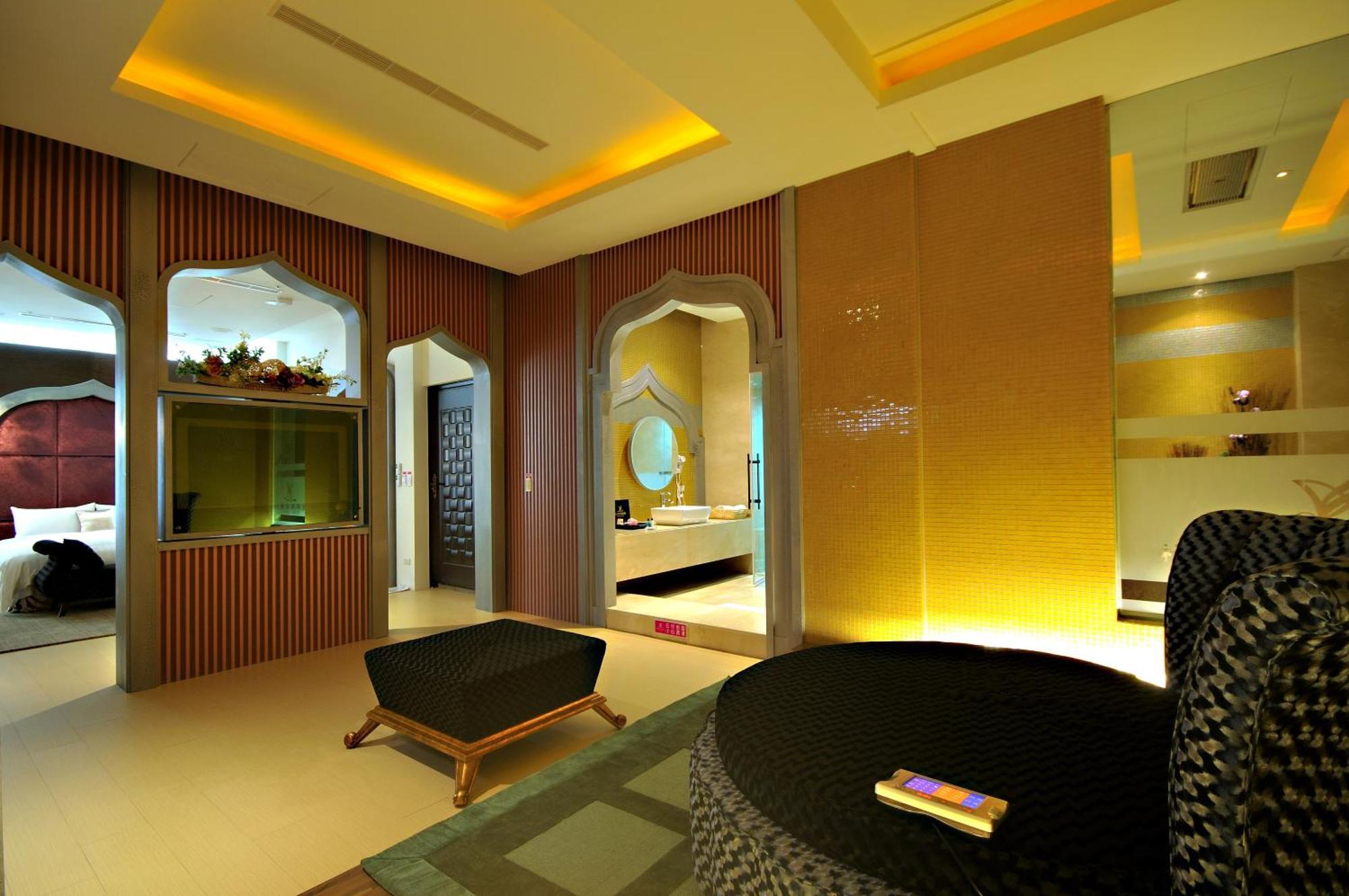 Dubai Motel Yilan Luaran gambar
