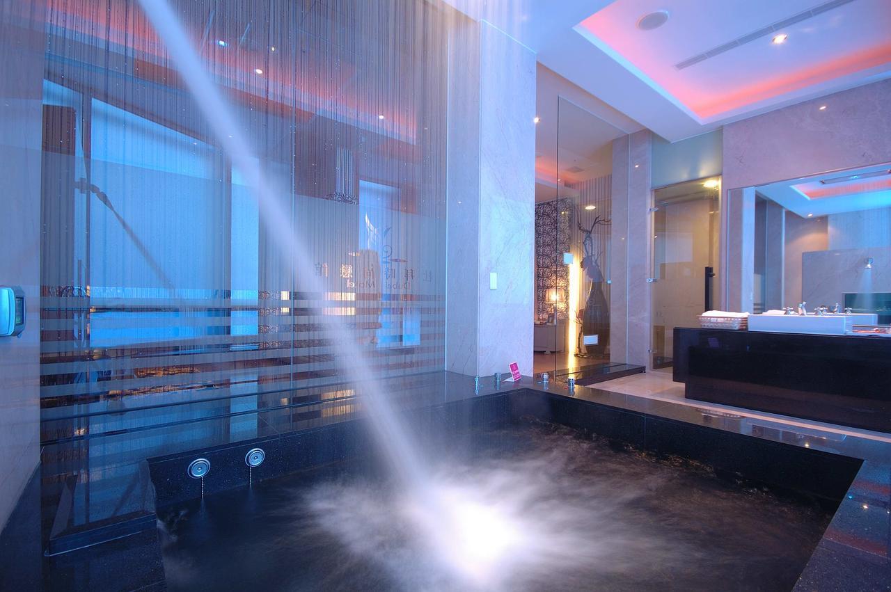 Dubai Motel Yilan Luaran gambar
