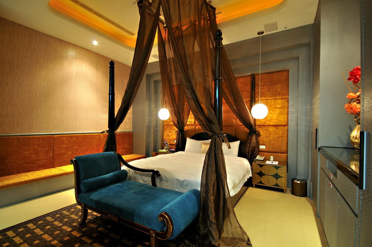 Dubai Motel Yilan Luaran gambar