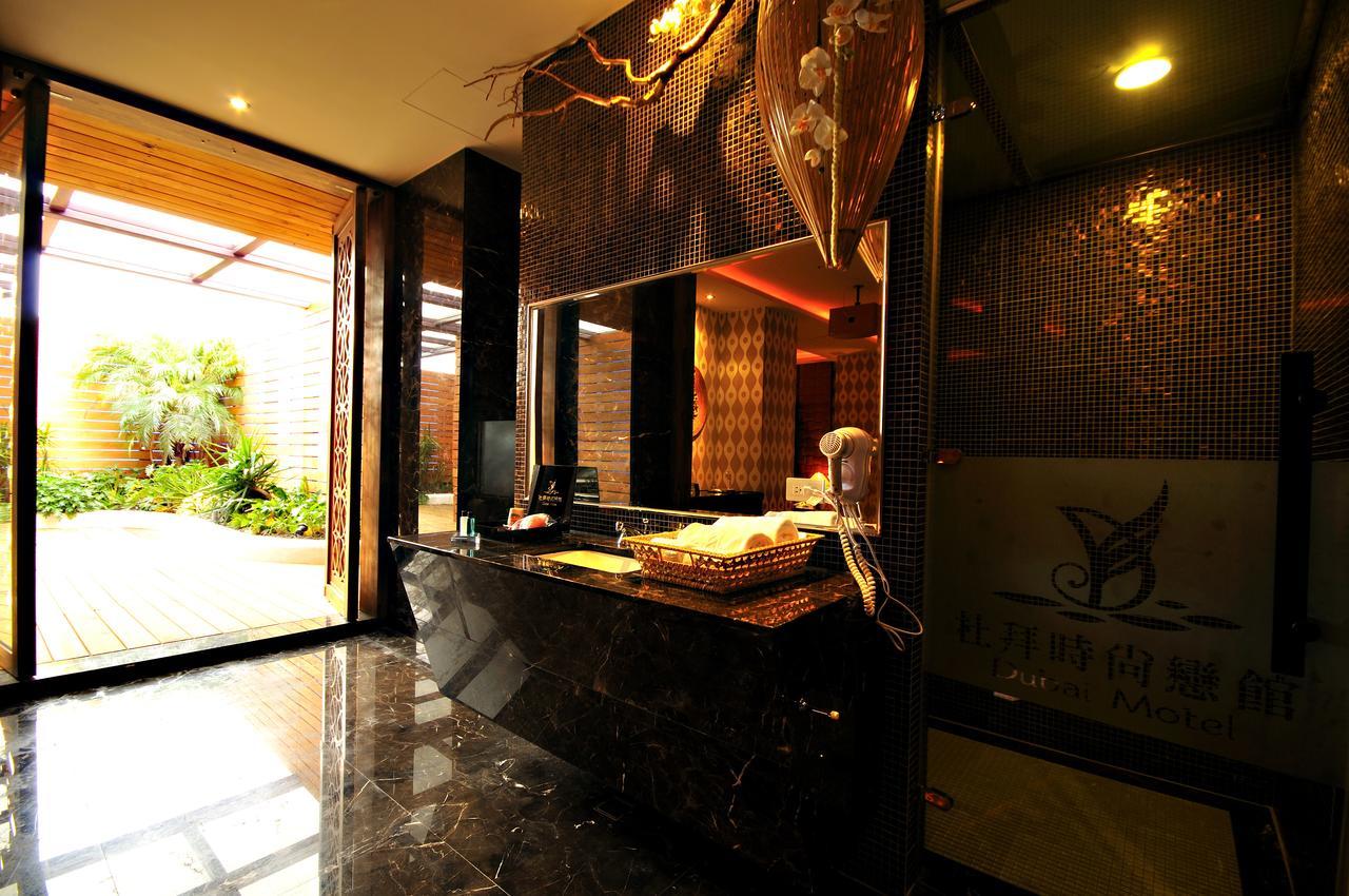 Dubai Motel Yilan Luaran gambar