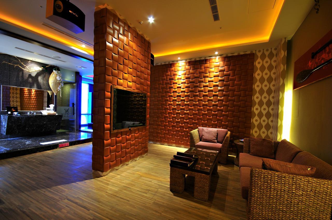 Dubai Motel Yilan Luaran gambar