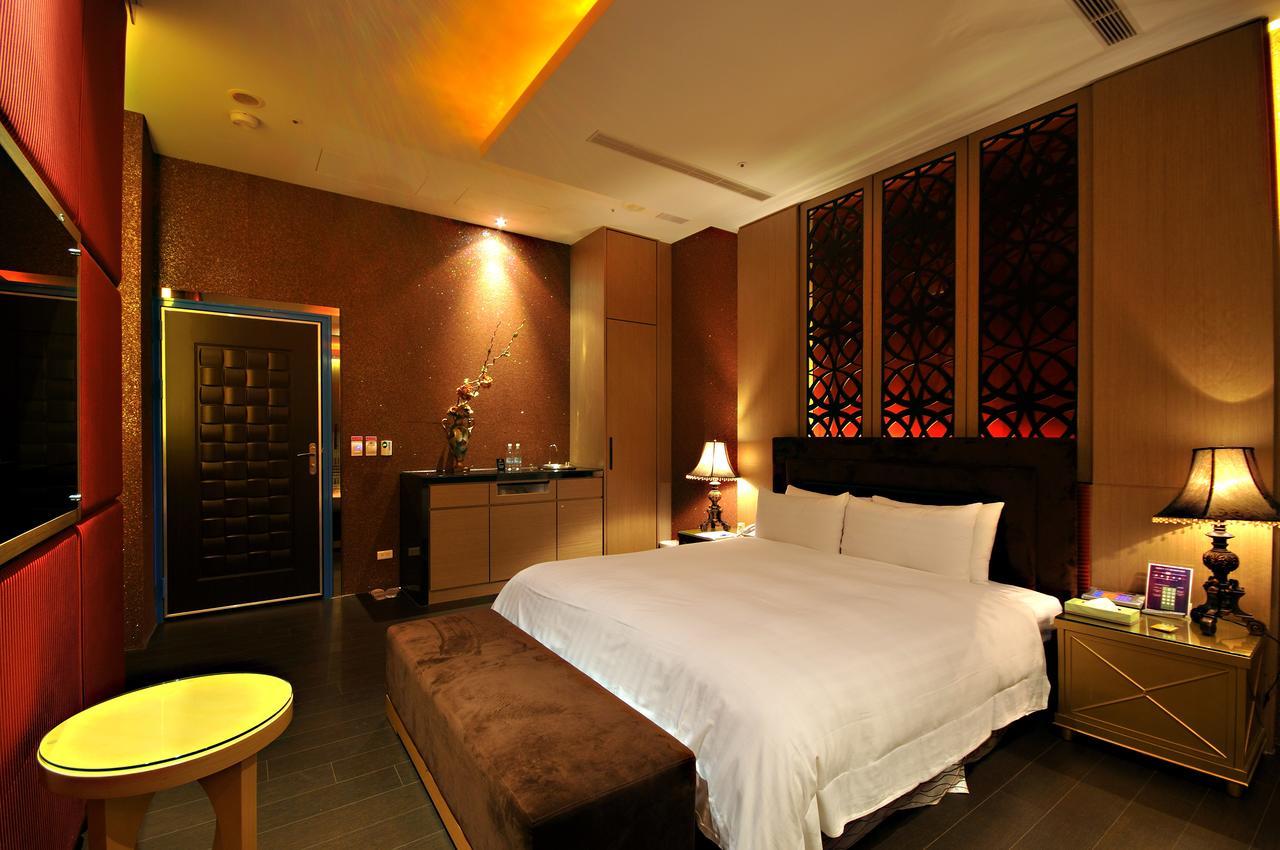 Dubai Motel Yilan Luaran gambar