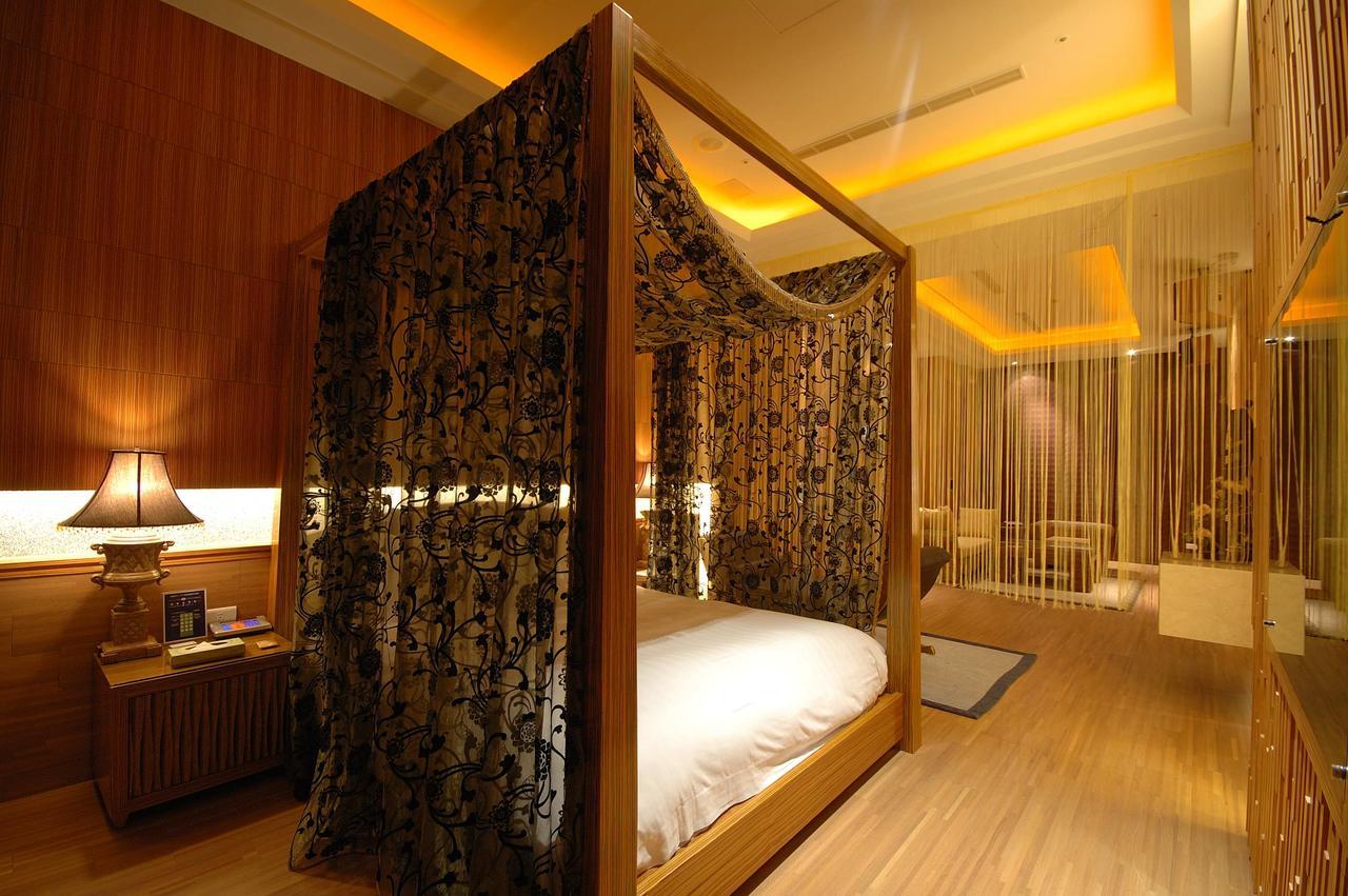 Dubai Motel Yilan Luaran gambar