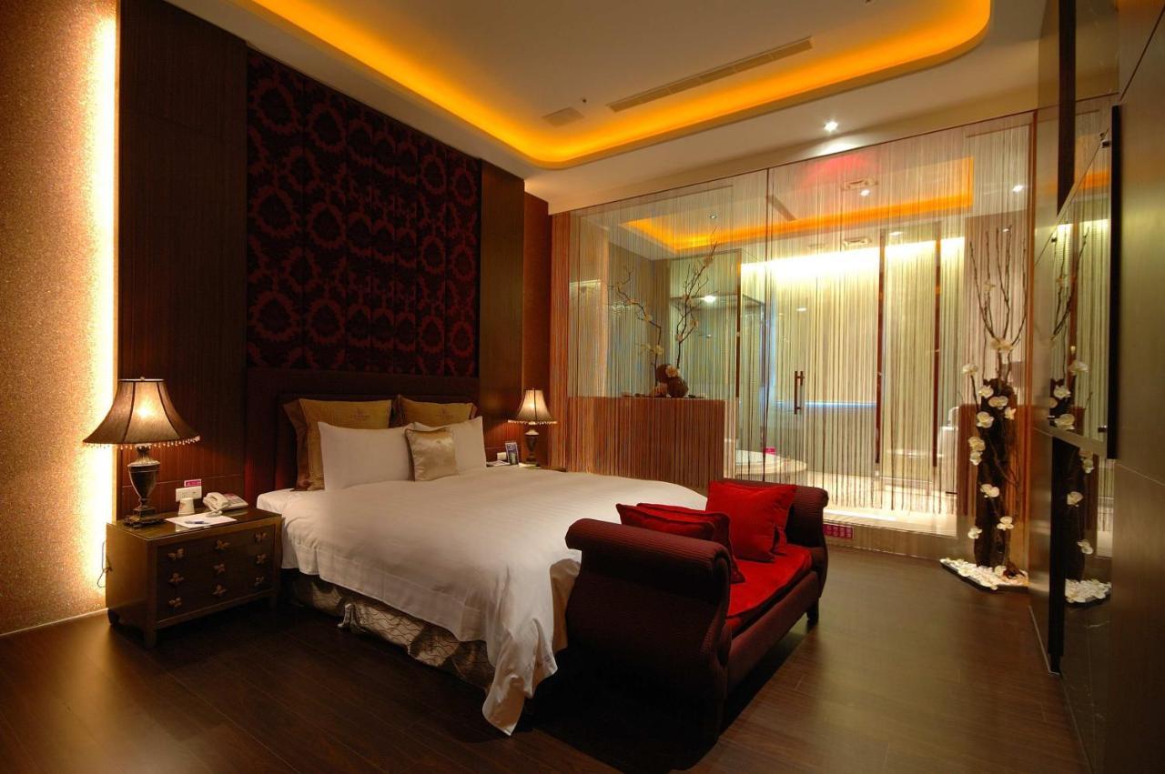 Dubai Motel Yilan Luaran gambar